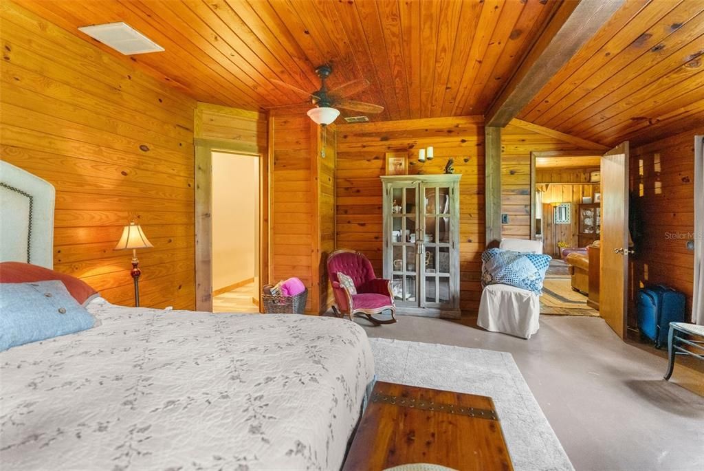 For Sale: $1,600,000 (5 beds, 4 baths, 3700 Square Feet)