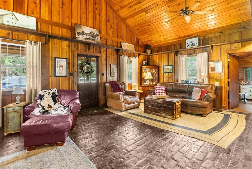 For Sale: $1,600,000 (5 beds, 4 baths, 3700 Square Feet)