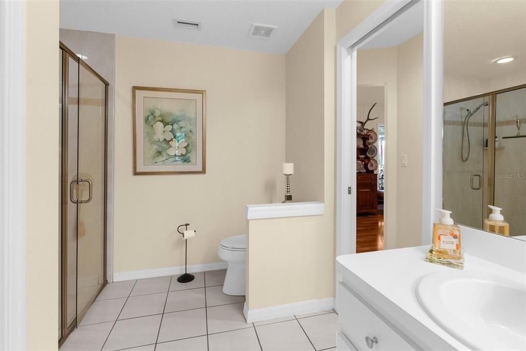 For Sale: $1,600,000 (5 beds, 4 baths, 3700 Square Feet)