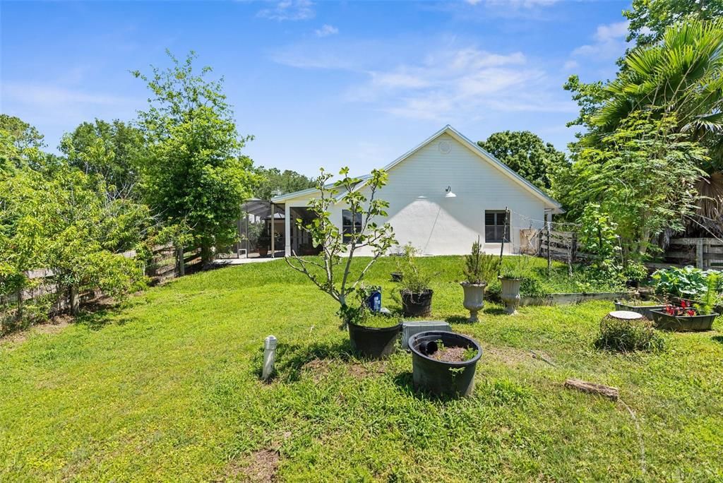 For Sale: $1,600,000 (5 beds, 4 baths, 3700 Square Feet)