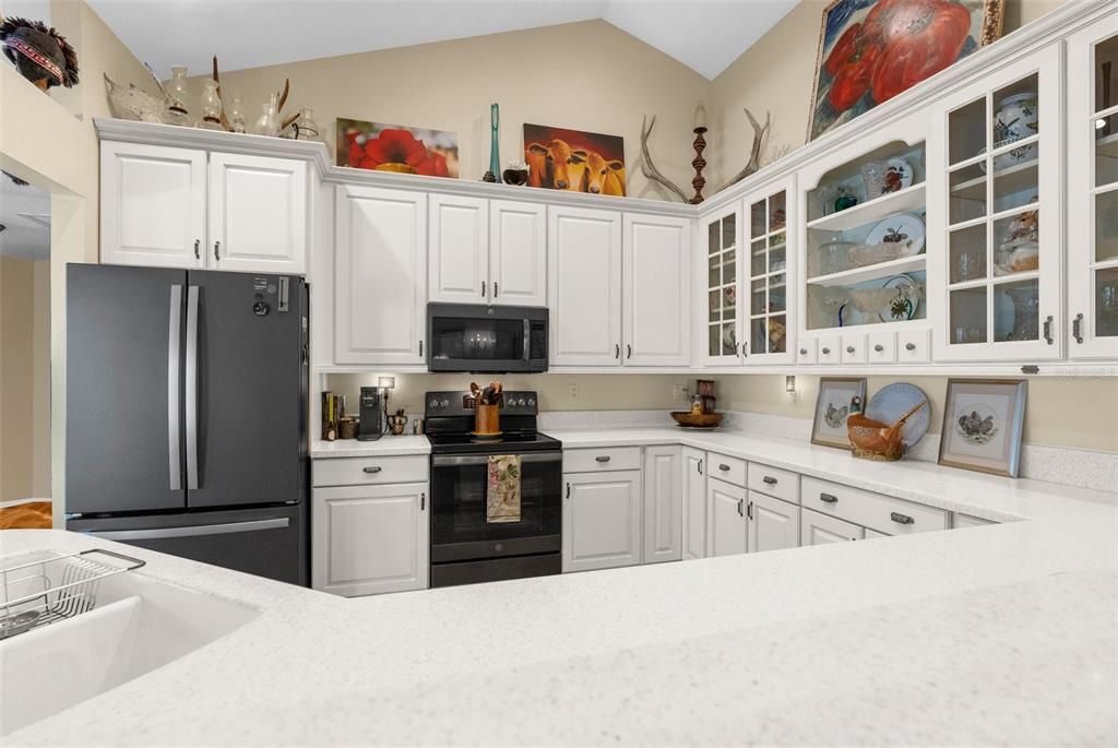 For Sale: $1,600,000 (5 beds, 4 baths, 3700 Square Feet)