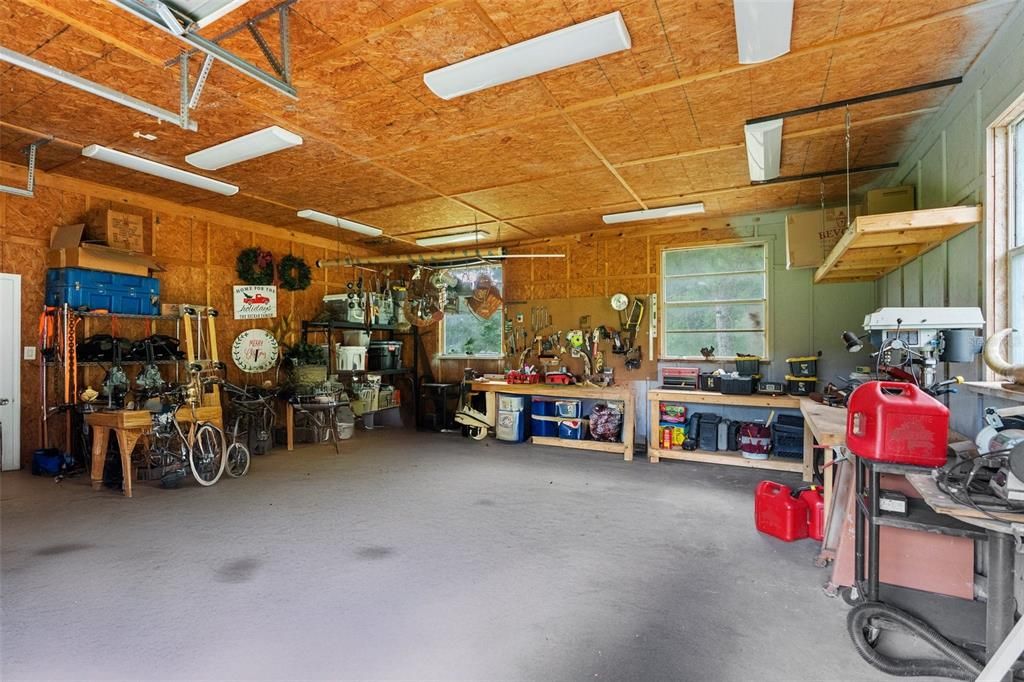 For Sale: $1,600,000 (5 beds, 4 baths, 3700 Square Feet)