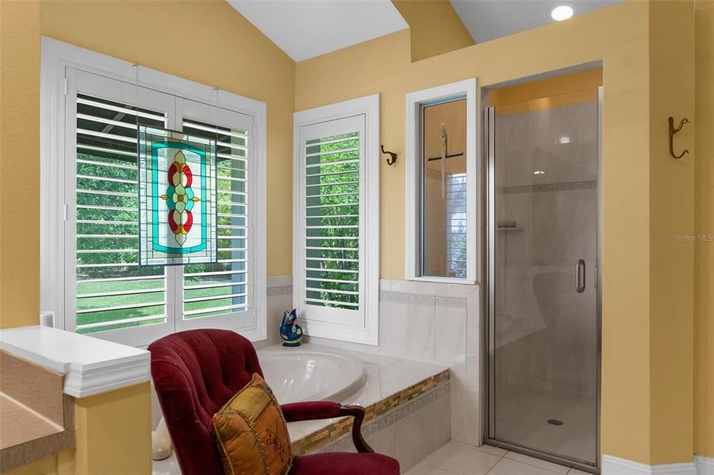 For Sale: $1,600,000 (5 beds, 4 baths, 3700 Square Feet)