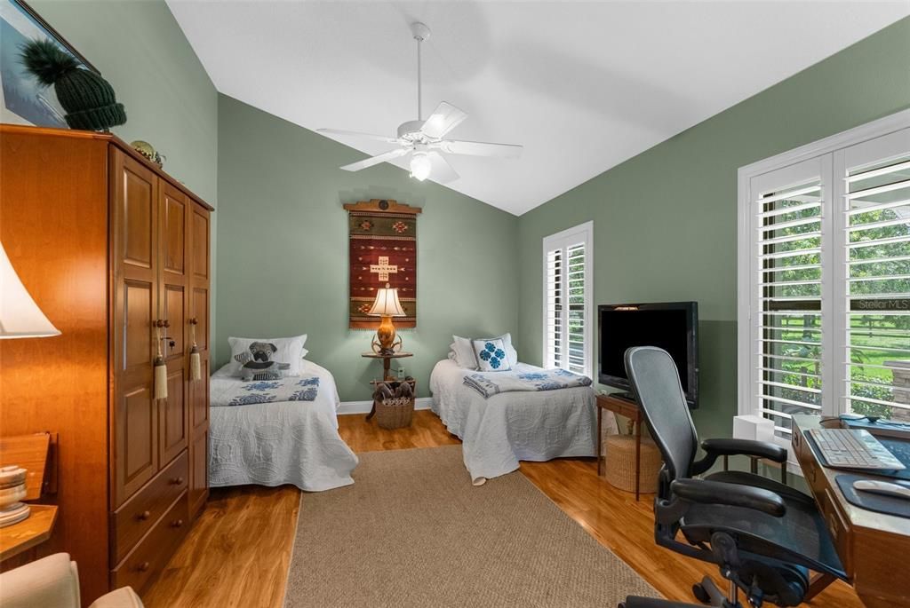 For Sale: $1,600,000 (5 beds, 4 baths, 3700 Square Feet)