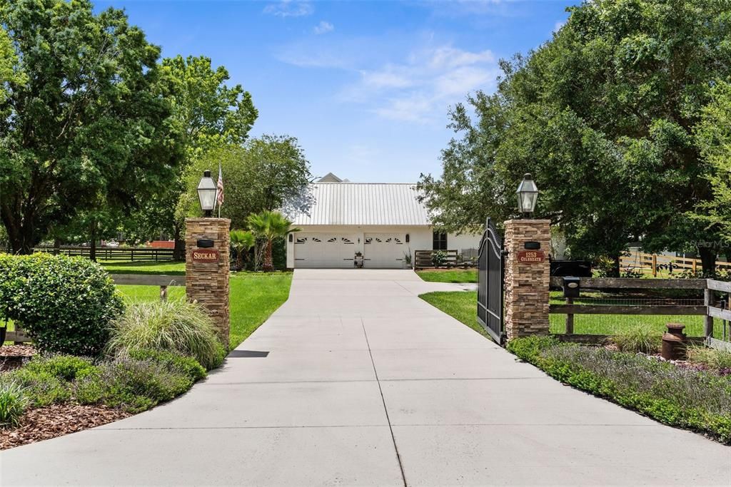 For Sale: $1,600,000 (5 beds, 4 baths, 3700 Square Feet)