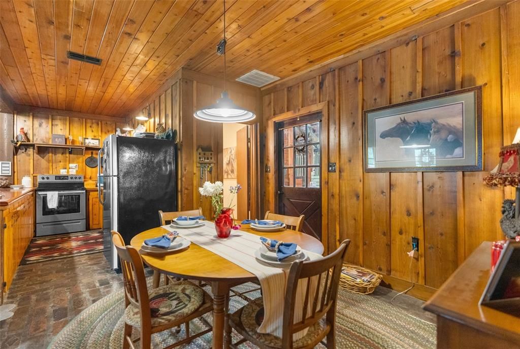 For Sale: $1,600,000 (5 beds, 4 baths, 3700 Square Feet)