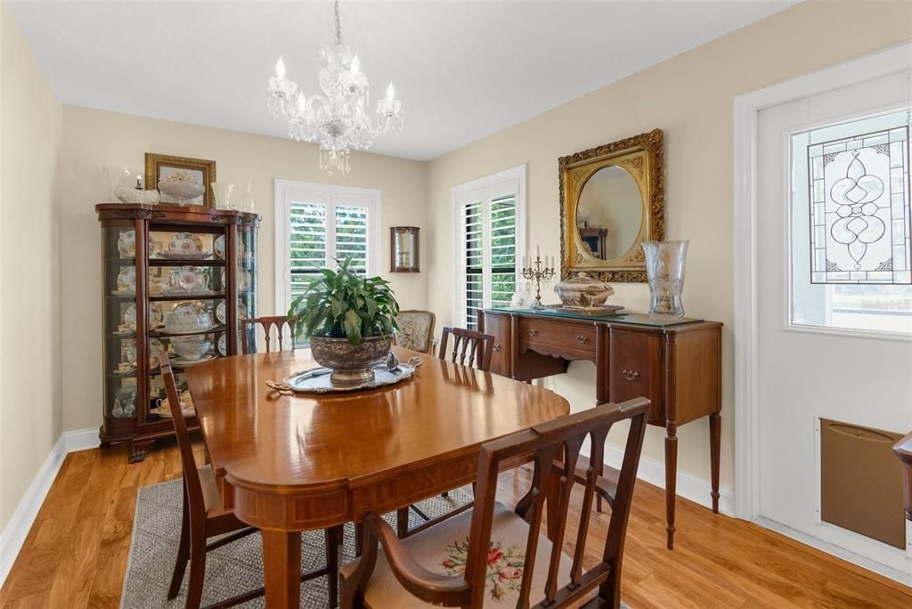 For Sale: $1,600,000 (5 beds, 4 baths, 3700 Square Feet)