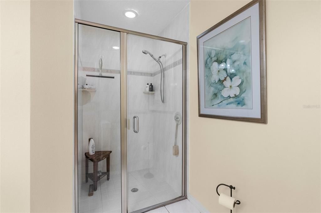 For Sale: $1,600,000 (5 beds, 4 baths, 3700 Square Feet)