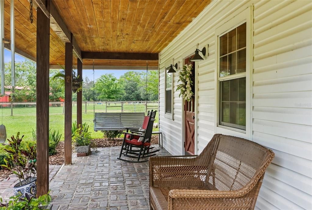 For Sale: $1,600,000 (5 beds, 4 baths, 3700 Square Feet)