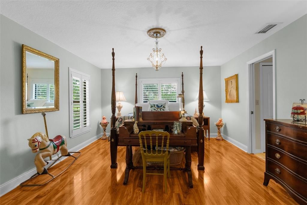 For Sale: $1,600,000 (5 beds, 4 baths, 3700 Square Feet)