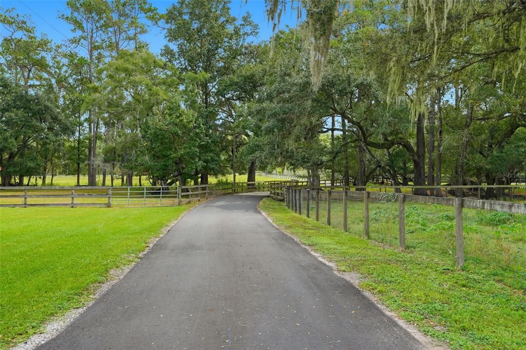 For Sale: $1,600,000 (5 beds, 4 baths, 3700 Square Feet)