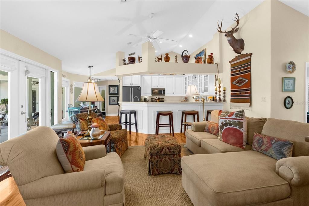 For Sale: $1,600,000 (5 beds, 4 baths, 3700 Square Feet)