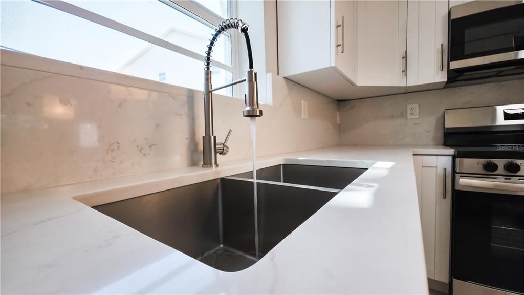 For Rent: $5,995 (4 beds, 3 baths, 1824 Square Feet)