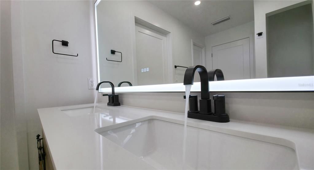 For Rent: $5,995 (4 beds, 3 baths, 1824 Square Feet)