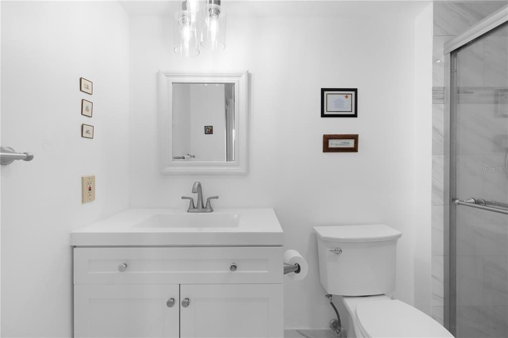 待售: $349,000 (2 贝兹, 2 浴室, 1068 平方英尺)