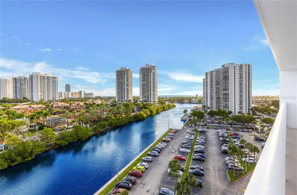 待售: $349,000 (2 贝兹, 2 浴室, 1068 平方英尺)