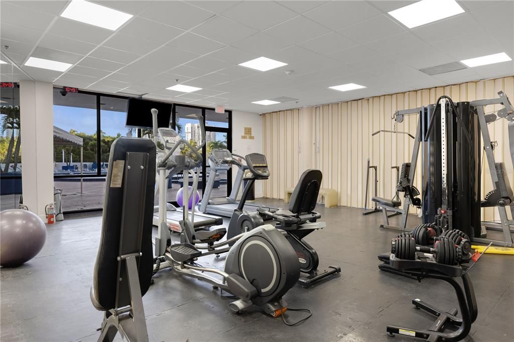 待售: $349,000 (2 贝兹, 2 浴室, 1068 平方英尺)