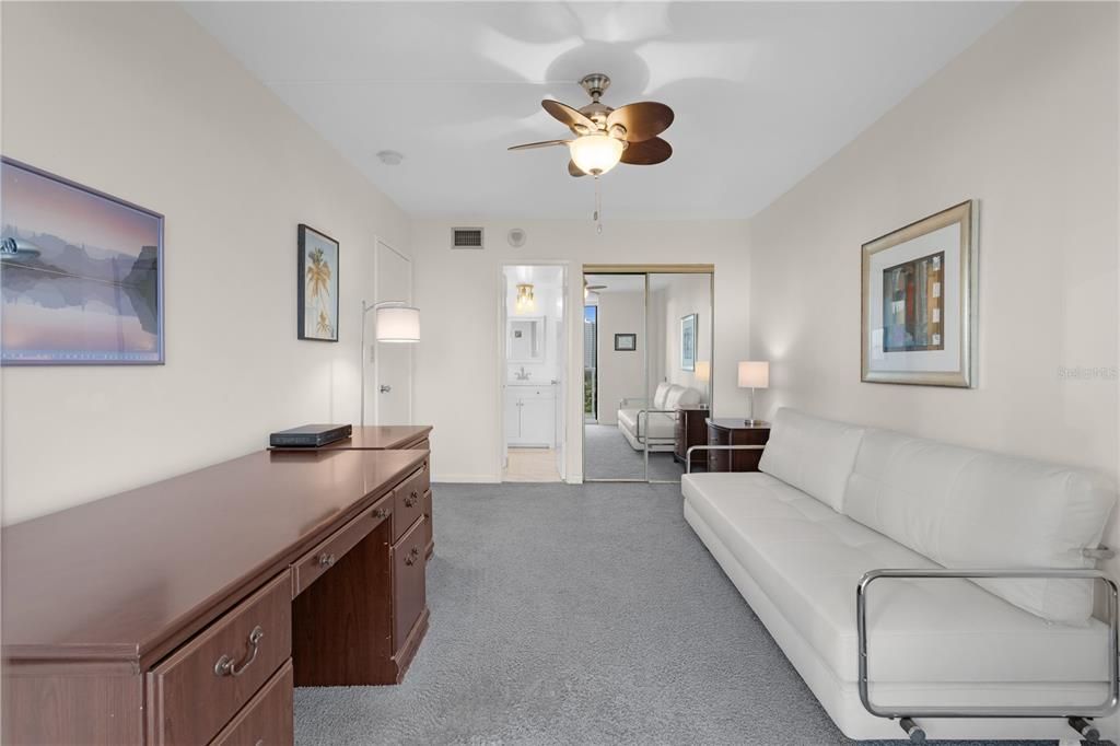 待售: $349,000 (2 贝兹, 2 浴室, 1068 平方英尺)