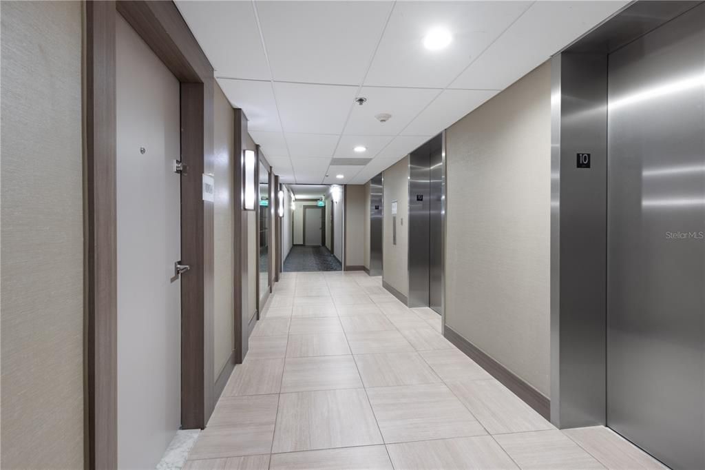 待售: $349,000 (2 贝兹, 2 浴室, 1068 平方英尺)