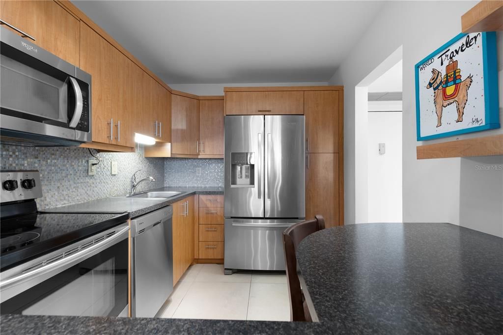 待售: $349,000 (2 贝兹, 2 浴室, 1068 平方英尺)