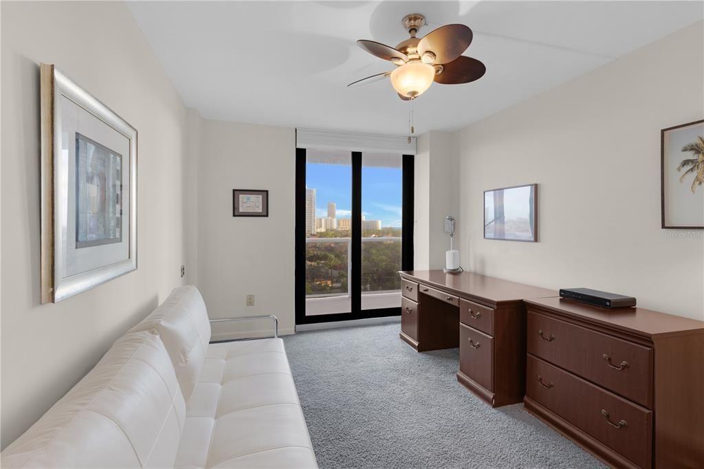 待售: $349,000 (2 贝兹, 2 浴室, 1068 平方英尺)