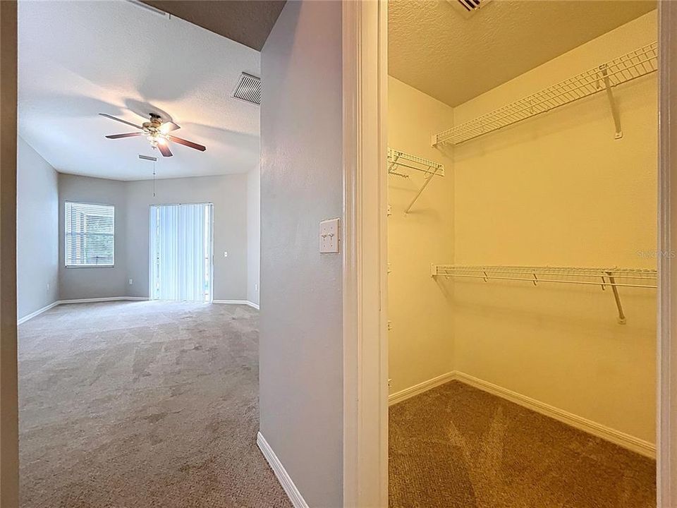 For Sale: $399,900 (4 beds, 3 baths, 1969 Square Feet)