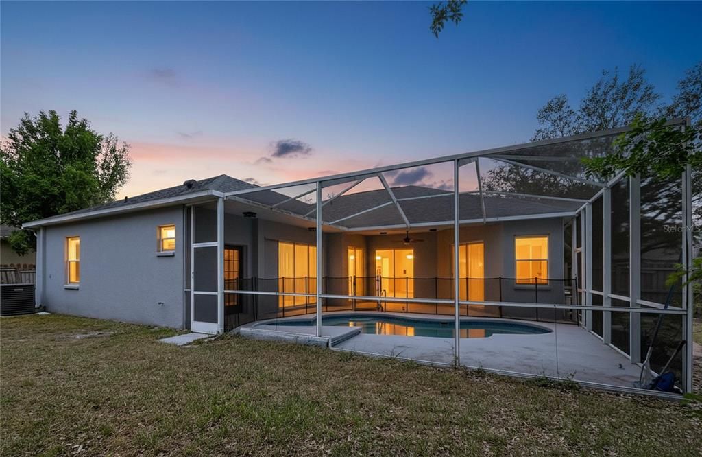 For Sale: $399,900 (4 beds, 3 baths, 1969 Square Feet)