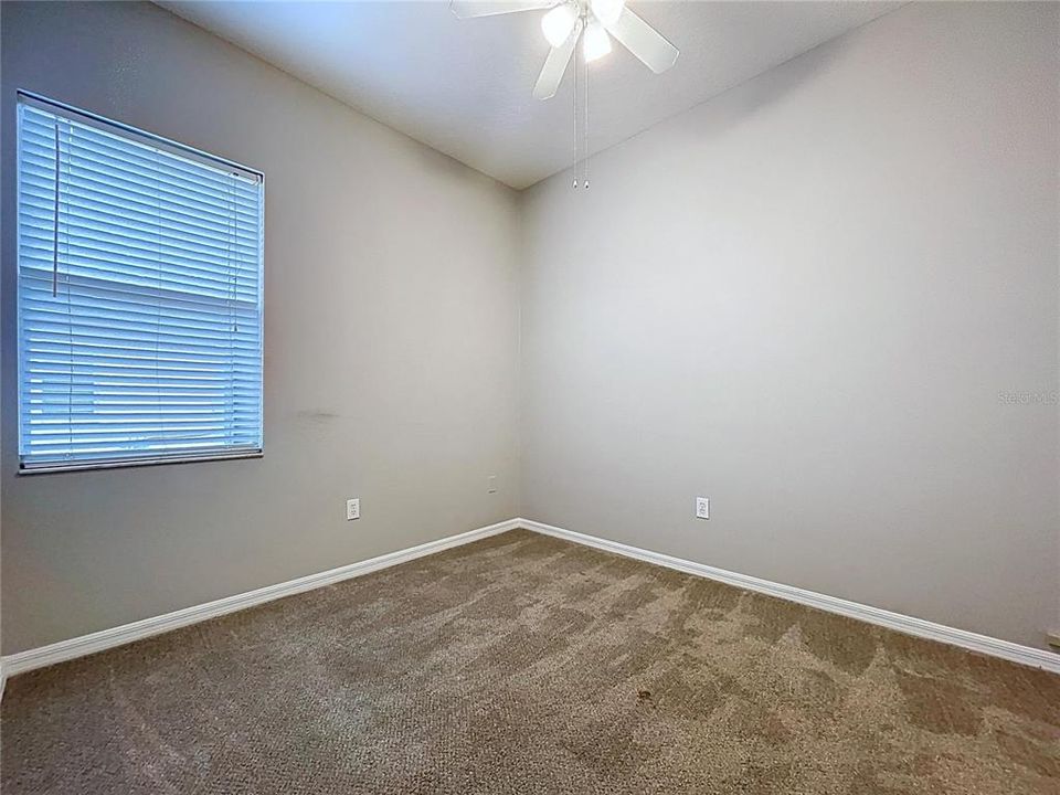 For Sale: $399,900 (4 beds, 3 baths, 1969 Square Feet)