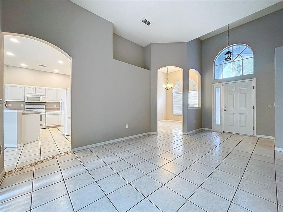 For Sale: $399,900 (4 beds, 3 baths, 1969 Square Feet)