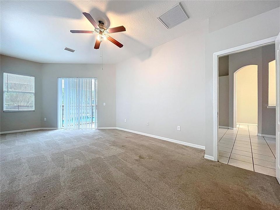 For Sale: $399,900 (4 beds, 3 baths, 1969 Square Feet)