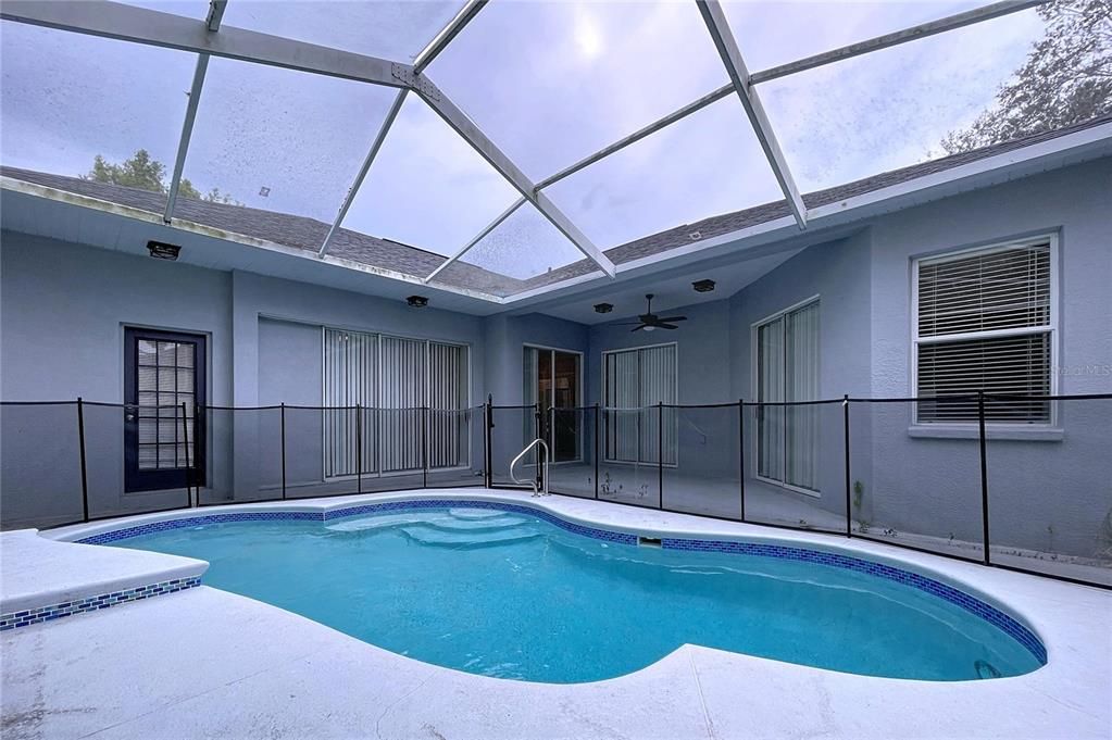 For Sale: $399,900 (4 beds, 3 baths, 1969 Square Feet)