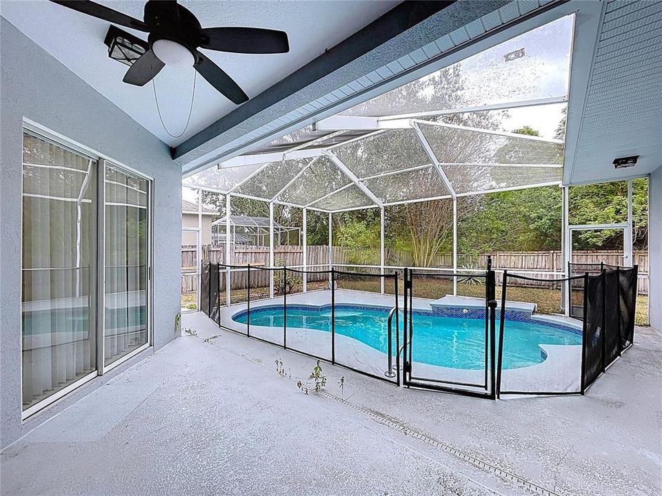 For Sale: $399,900 (4 beds, 3 baths, 1969 Square Feet)