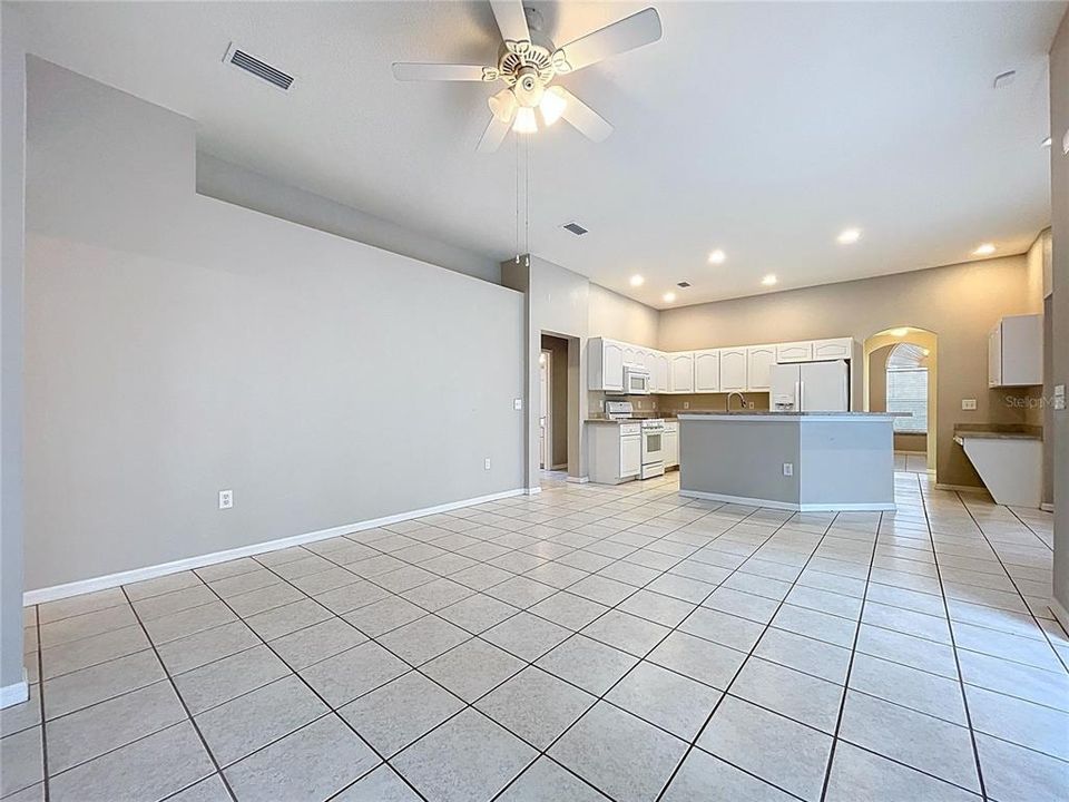 For Sale: $399,900 (4 beds, 3 baths, 1969 Square Feet)