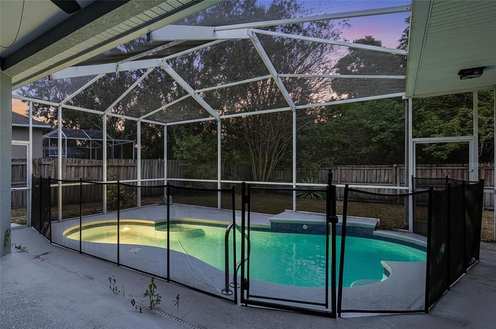 For Sale: $399,900 (4 beds, 3 baths, 1969 Square Feet)