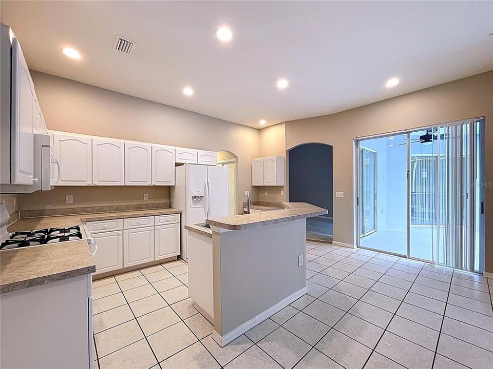 For Sale: $399,900 (4 beds, 3 baths, 1969 Square Feet)