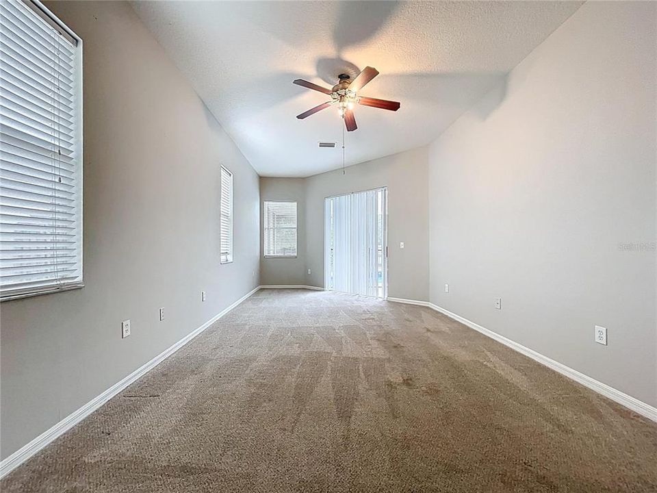 For Sale: $399,900 (4 beds, 3 baths, 1969 Square Feet)