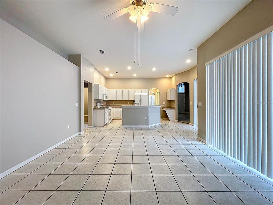 For Sale: $399,900 (4 beds, 3 baths, 1969 Square Feet)