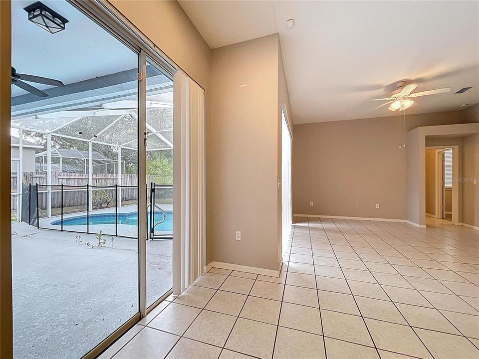 For Sale: $399,900 (4 beds, 3 baths, 1969 Square Feet)