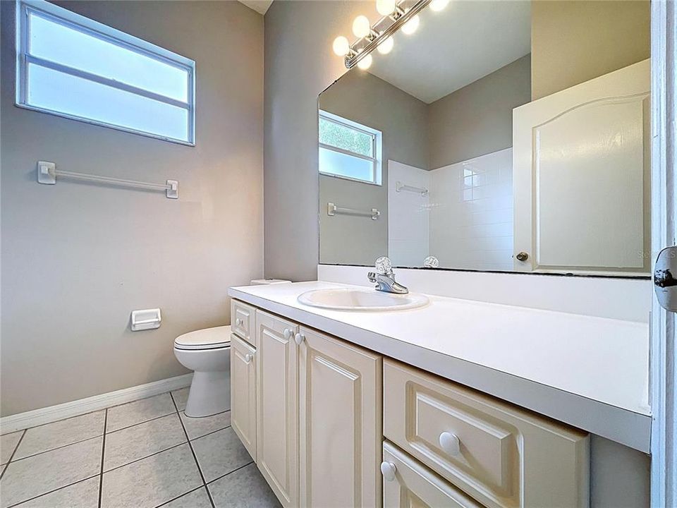 For Sale: $399,900 (4 beds, 3 baths, 1969 Square Feet)