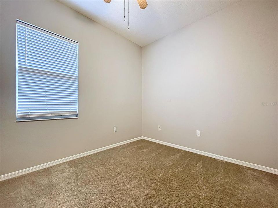 For Sale: $399,900 (4 beds, 3 baths, 1969 Square Feet)