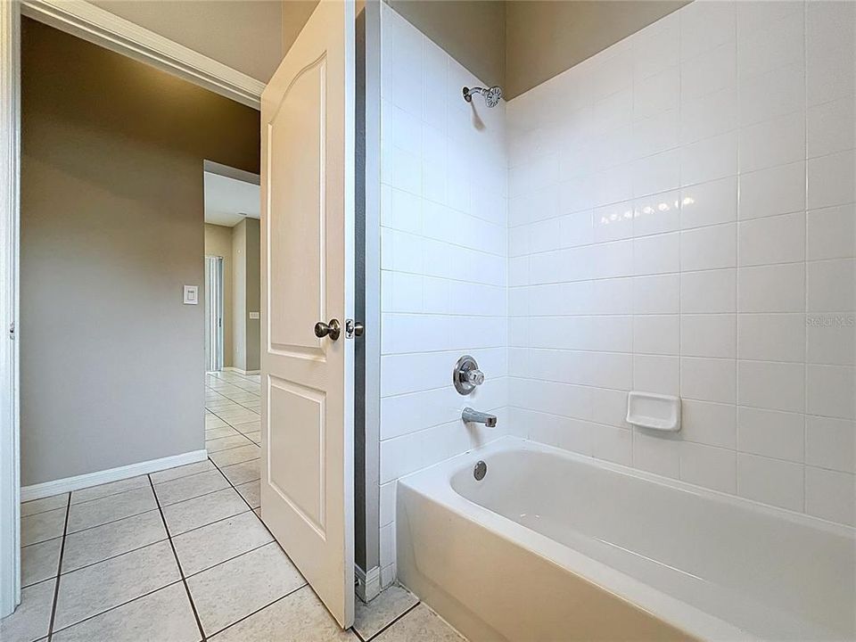 For Sale: $399,900 (4 beds, 3 baths, 1969 Square Feet)