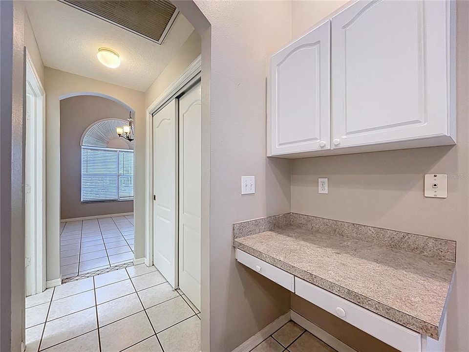 For Sale: $399,900 (4 beds, 3 baths, 1969 Square Feet)