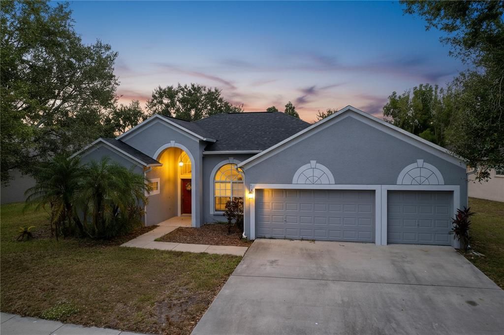 For Sale: $399,900 (4 beds, 3 baths, 1969 Square Feet)