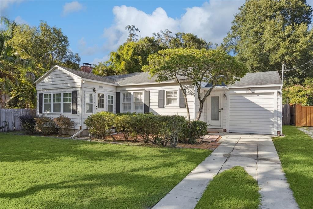 Recently Rented: $2,700 (2 beds, 1 baths, 1126 Square Feet)