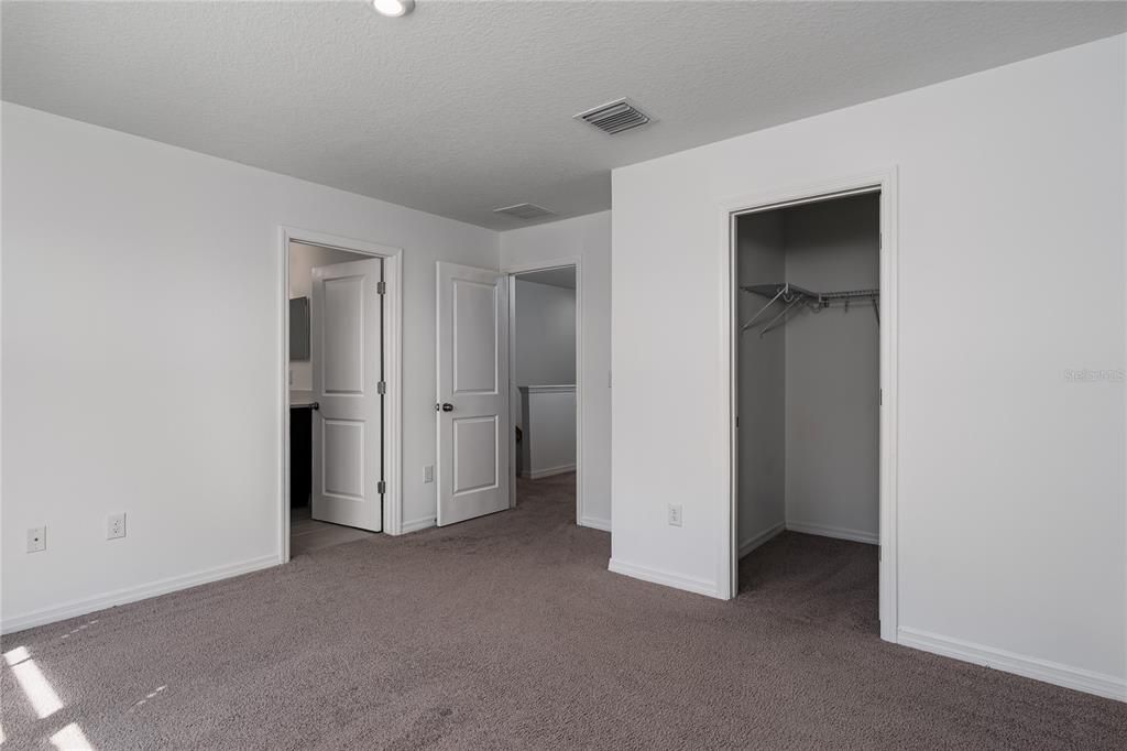 For Rent: $2,300 (3 beds, 2 baths, 1407 Square Feet)