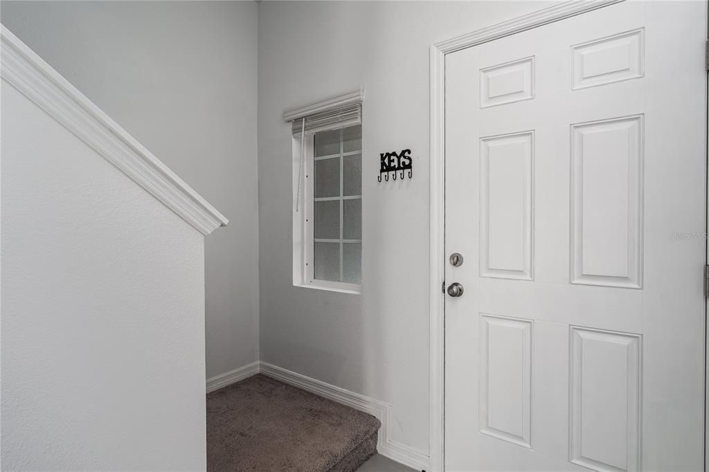 For Rent: $2,300 (3 beds, 2 baths, 1407 Square Feet)