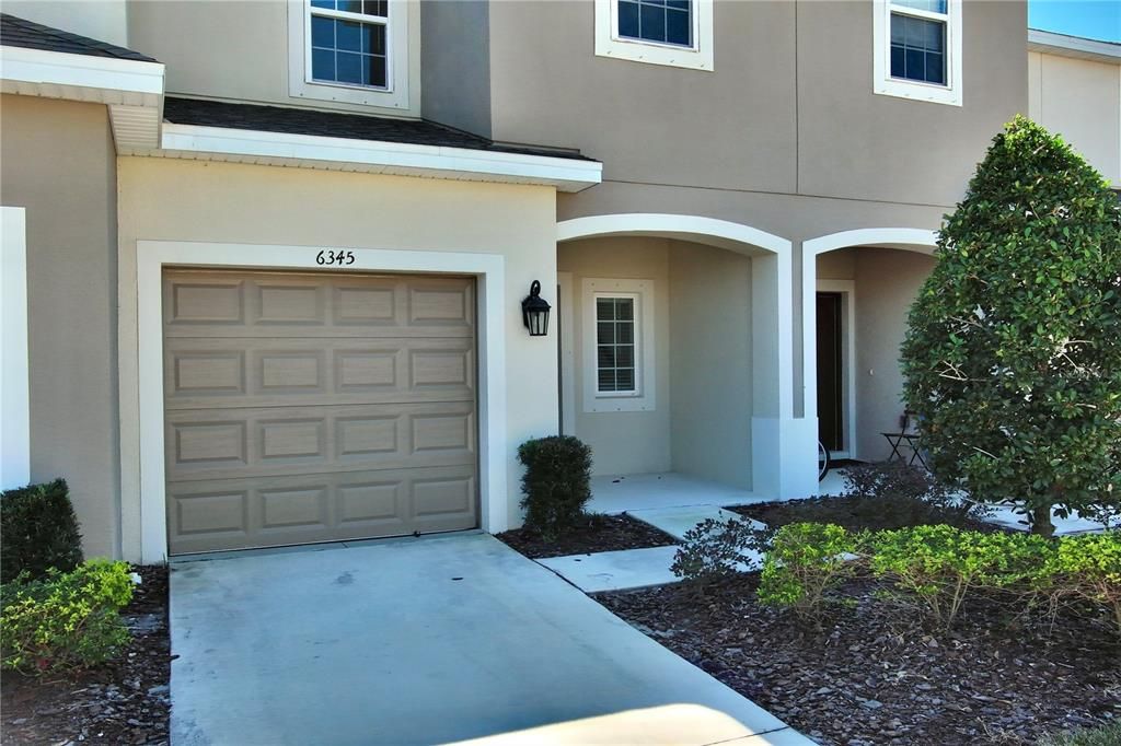 For Rent: $2,300 (3 beds, 2 baths, 1407 Square Feet)