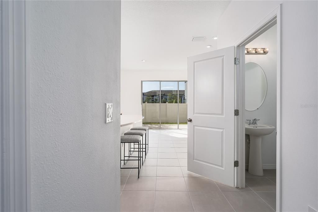 For Rent: $2,300 (3 beds, 2 baths, 1407 Square Feet)