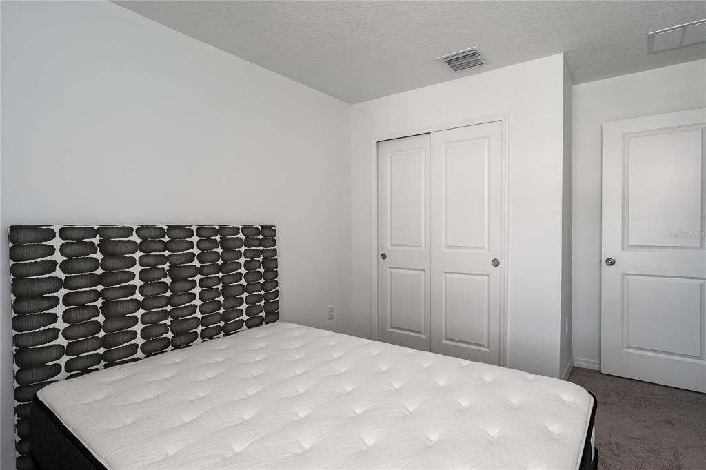 For Rent: $2,300 (3 beds, 2 baths, 1407 Square Feet)