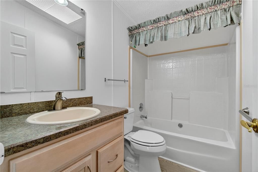 待售: $175,000 (2 贝兹, 2 浴室, 1512 平方英尺)